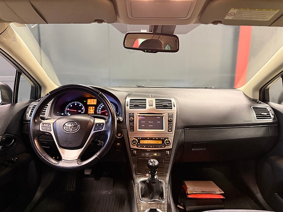 Toyota Avensis 30 of 30