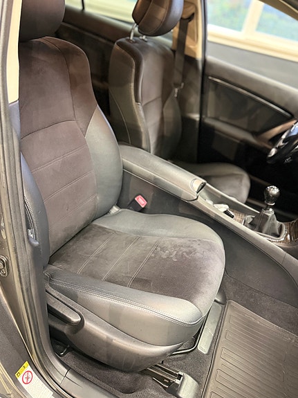 Toyota Avensis 16 of 30