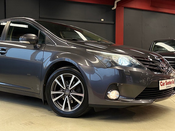 Toyota Avensis 4 of 30