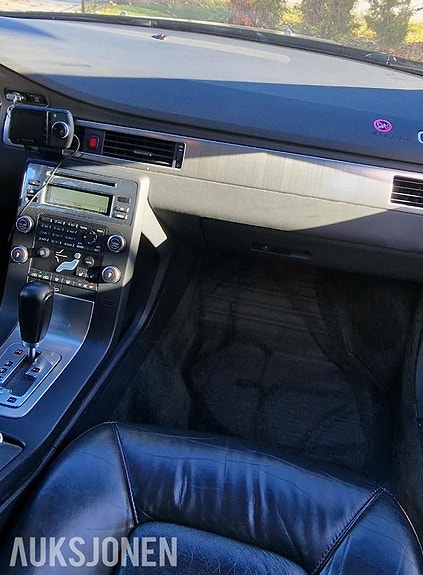 Volvo XC70 14 of 16