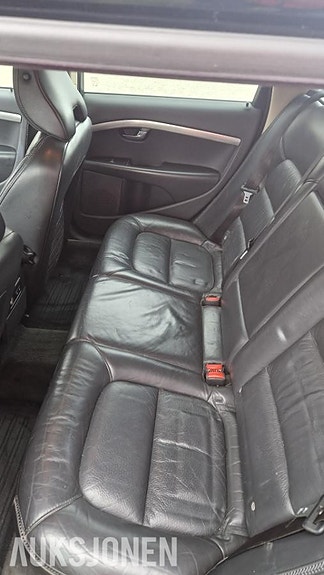 Volvo XC70 13 of 16