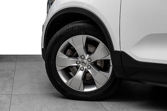 Volvo XC40 11 of 28
