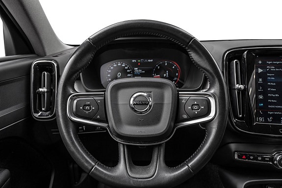Volvo XC40 18 of 28