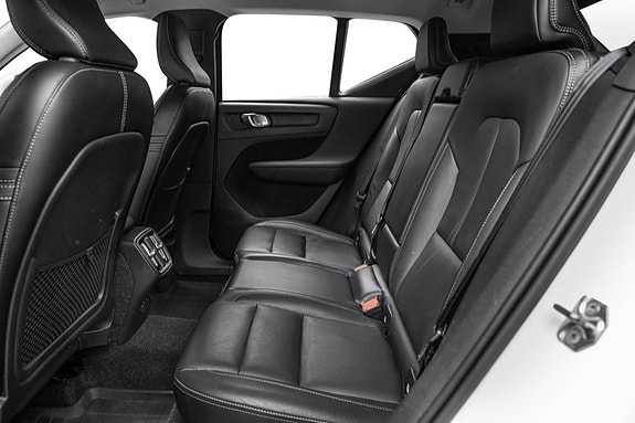 Volvo XC40 16 of 28