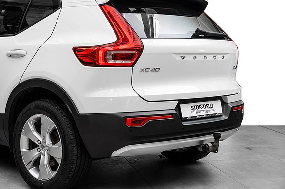 Volvo XC40 6 of 28