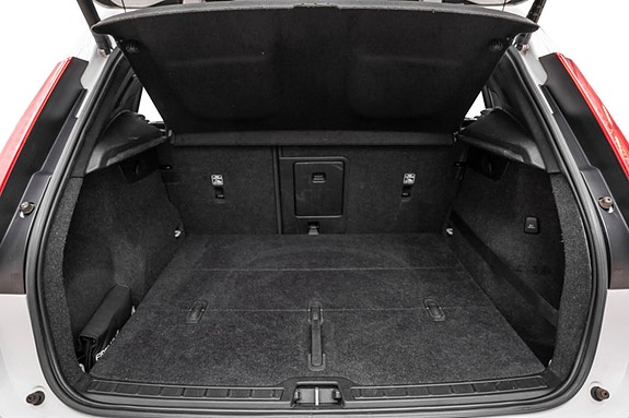 Volvo XC40 28 of 28