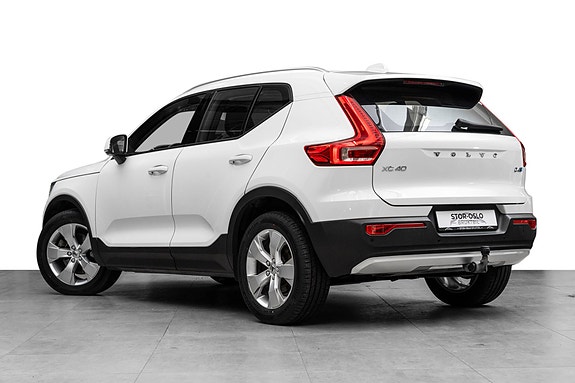 Volvo XC40 5 of 28