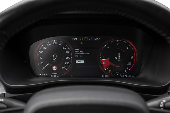 Volvo XC40 20 of 28