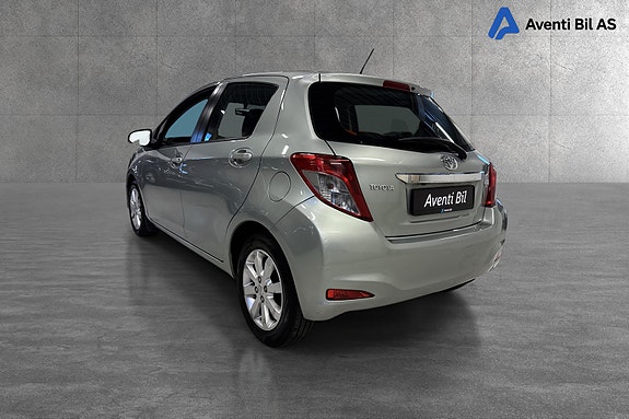 Toyota Yaris 5 of 20
