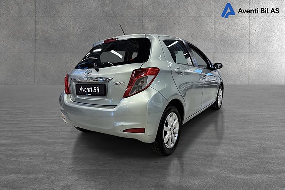 Toyota Yaris 3 of 20