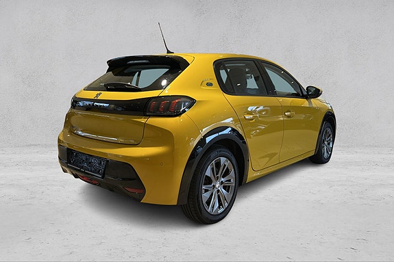 Peugeot e-208 5 of 15