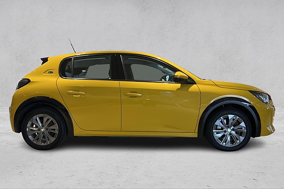 Peugeot e-208 6 of 15
