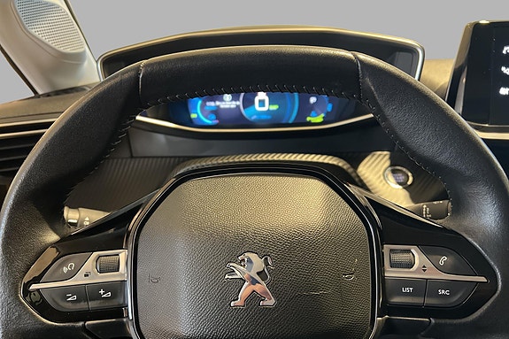 Peugeot e-208 12 of 15