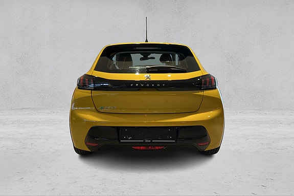 Peugeot e-208 4 of 15
