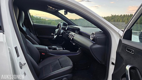 Mercedes-Benz A-Klasse 25 of 30