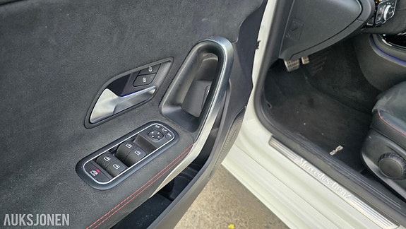 Mercedes-Benz A-Klasse 27 of 30