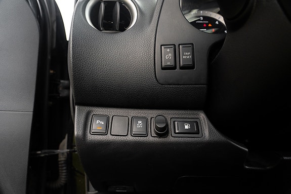 Nissan Navara 27 of 30