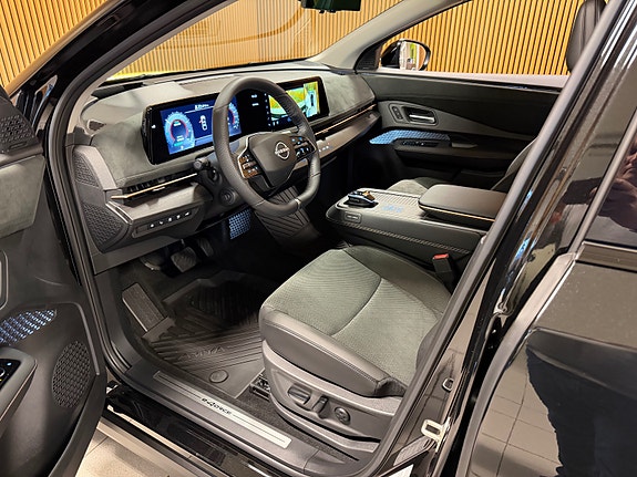 Nissan Ariya 11 of 23
