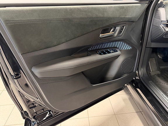 Nissan Ariya 17 of 23