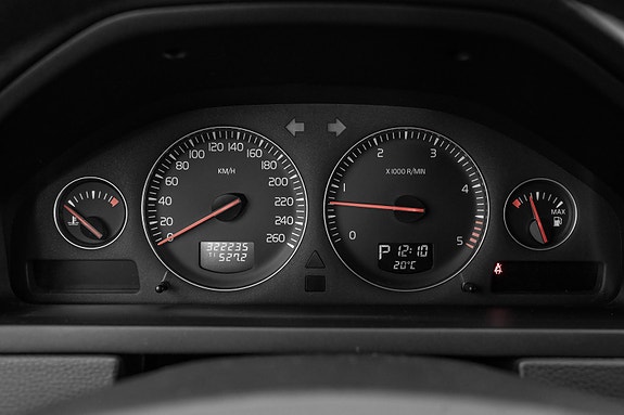 Volvo XC90 12 of 30