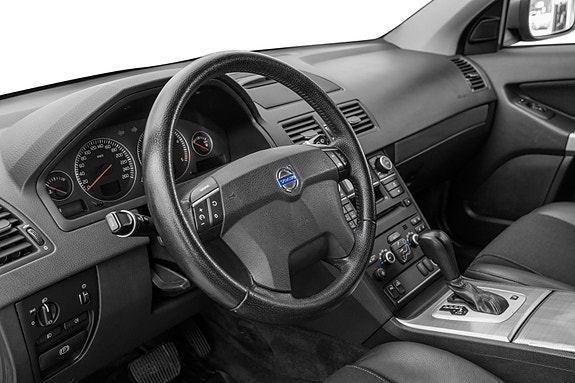 Volvo XC90 18 of 30