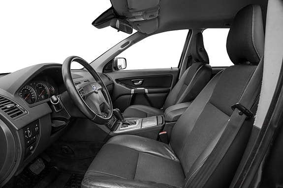 Volvo XC90 10 of 30