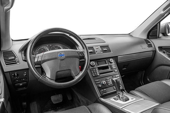 Volvo XC90 21 of 30