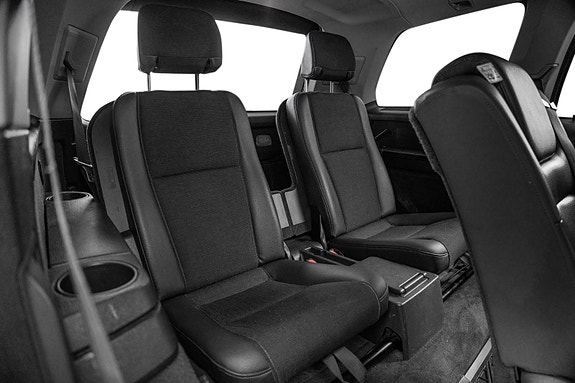 Volvo XC90 24 of 30