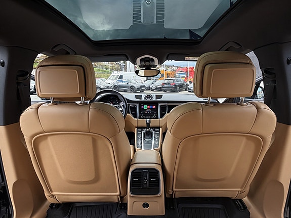 Porsche Macan 13 of 15