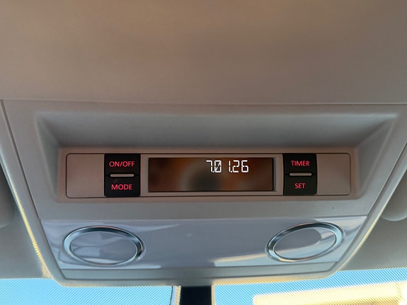 Volkswagen Caravelle 15 of 16