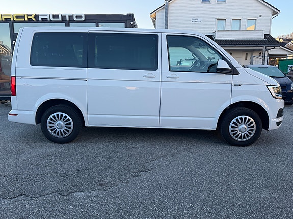 Volkswagen Caravelle 6 of 16