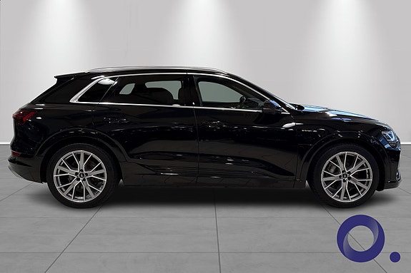 Audi e-tron 7 of 22