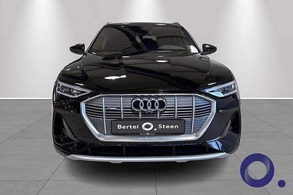 Audi e-tron 9 of 22