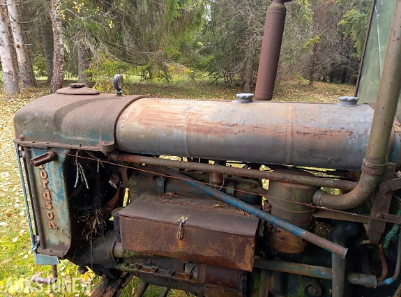 Ford Fordson E27N 6 of 8