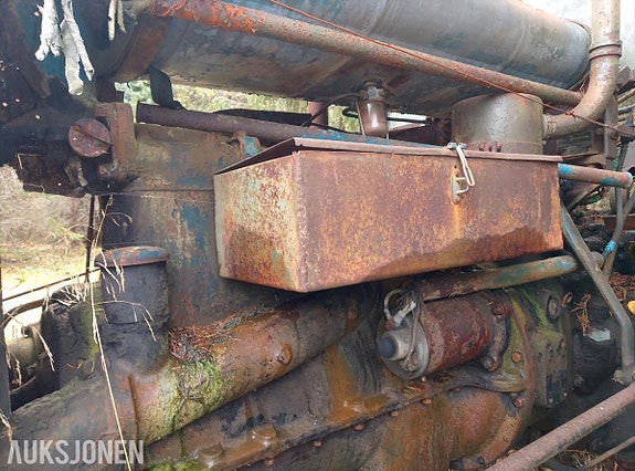 Ford Fordson E27N 7 of 8