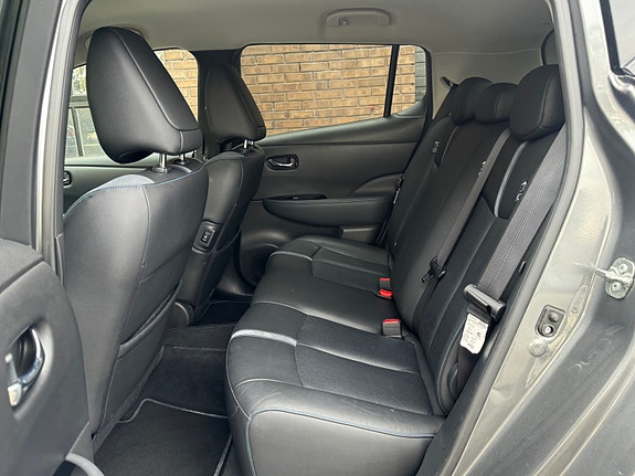 Nissan Leaf 23 of 29