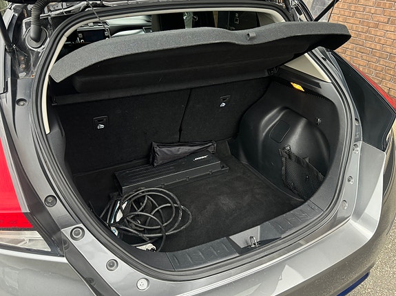 Nissan Leaf 27 of 29