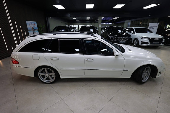 Mercedes-Benz E500 17 of 30