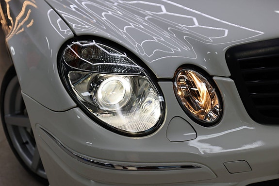 Mercedes-Benz E500 18 of 30