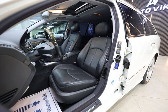 Mercedes-Benz E500 27 of 30