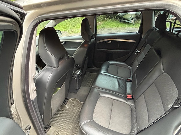 Volvo V70 7 of 25