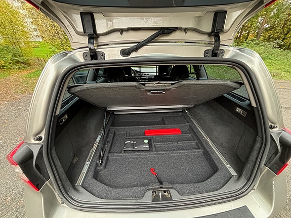 Volvo V70 12 of 25