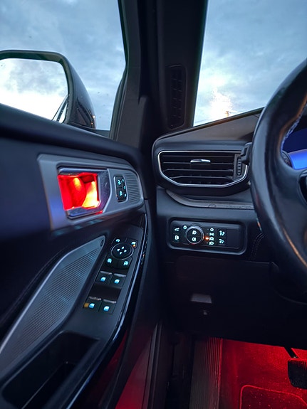 Ford Explorer 10 of 29