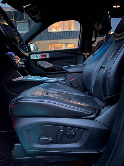 Ford Explorer 8 of 29