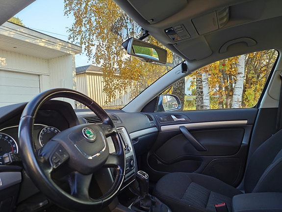 Skoda Octavia 2 of 30
