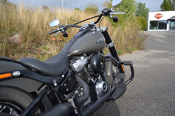 Harley-Davidson FLSL Slim 24 of 26