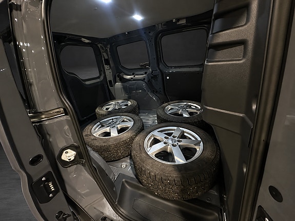 Volkswagen Caddy 17 of 22