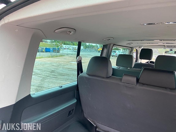 Volkswagen Caravelle 15 of 29