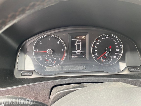 Volkswagen Caravelle 28 of 29