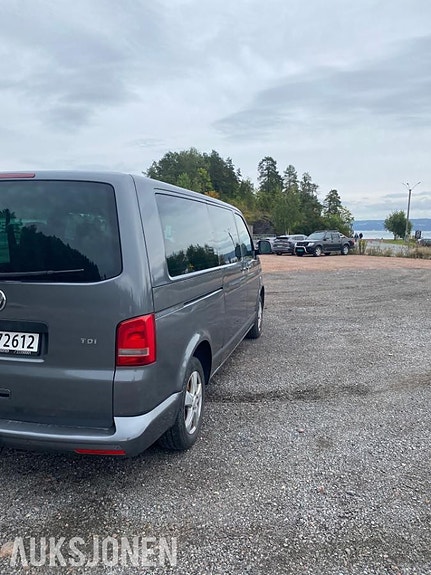 Volkswagen Caravelle 6 of 29